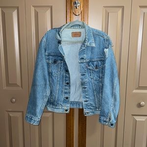 Men’s vintage distressed Levis jean jacket